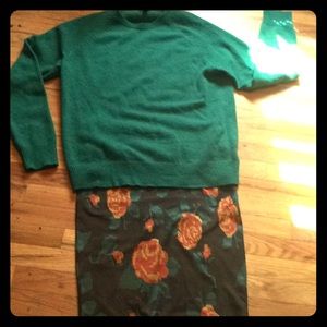 Beautiful rose pattern LuLaRoe Cassie